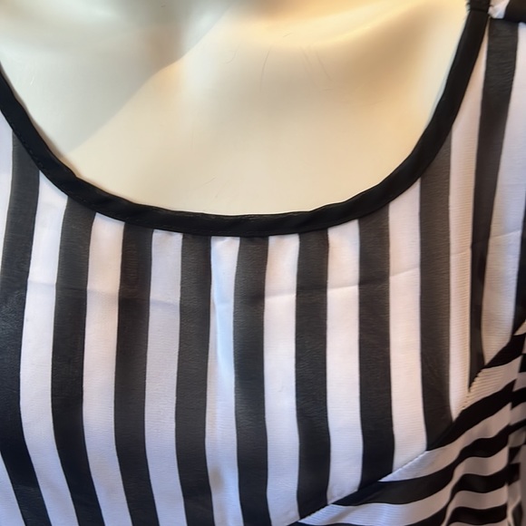 4/$20 Black and White Sheer Top - Picture 3 of 7